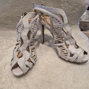 Chic White Strappy Women's Heels